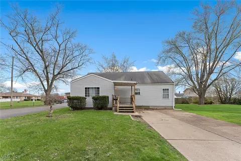 2216 34th St NE, Canton, OH 44705