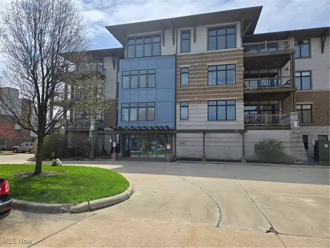 1403 Copper Trce #306, Cleveland Heights, OH 44118