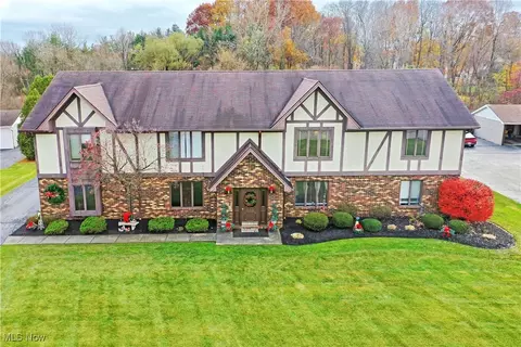 906 Pearson Cir #4, Boardman, OH 44512