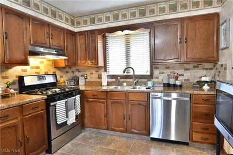 906 Pearson Cir #4, Boardman, OH 44512 photo 14