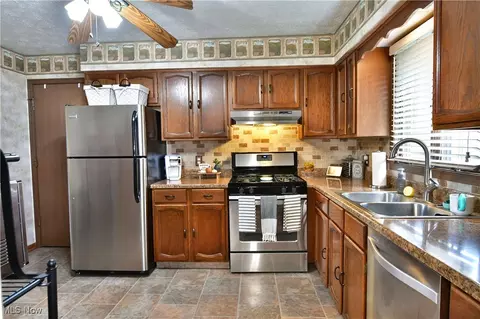 906 Pearson Cir #4, Boardman, OH 44512 photo 17