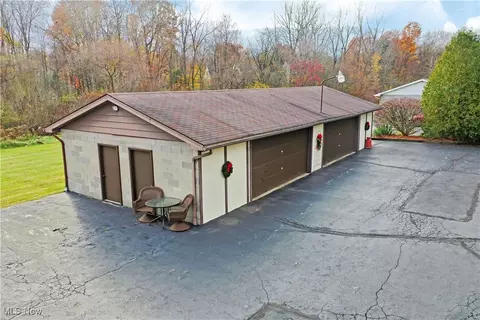 906 Pearson Cir #4, Boardman, OH 44512 photo 5