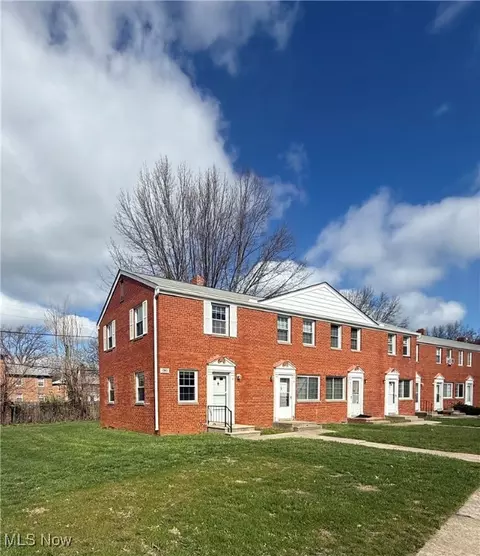 421 Kenwood Dr #A1, Euclid, OH 44123