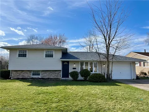 4160 Stanford Ave, Lorain, OH 44053