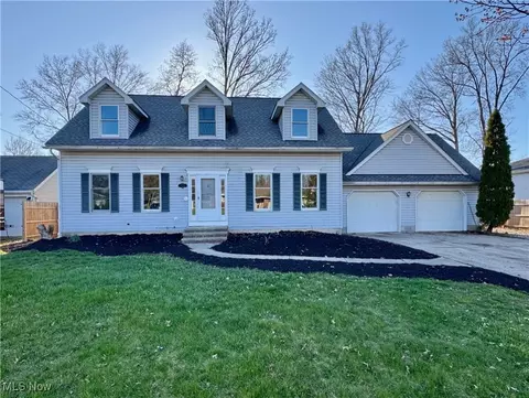 5324 Edgewood Dr, Lorain, OH 44053