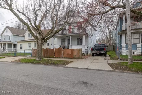 3453 W 60th St, Cleveland, OH 44102
