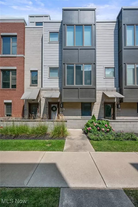 1451 Lindazzo Ave, Cleveland, OH 44114