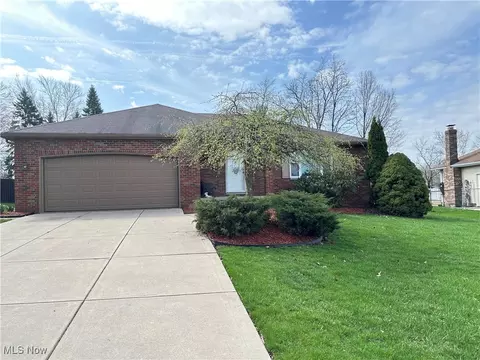 4173 Clearwater Dr, Parma, OH 44134