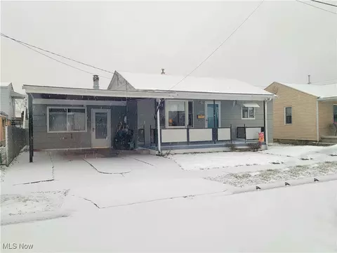 808 24th St, Vienna, WV 26105
