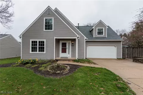 14542 Cross Creek Ln, North Royalton, OH 44133