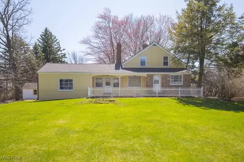 6198 Wilson Mills Rd, Mayfield Village, OH 44143