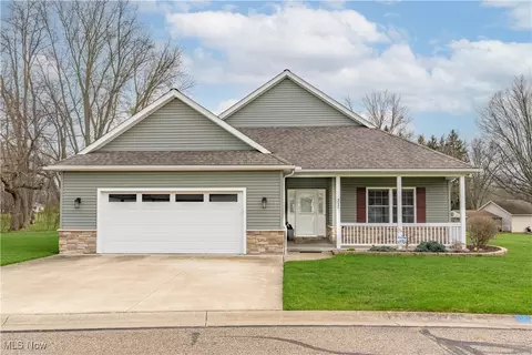 317 Alissa Ln, Canal Fulton, OH 44614