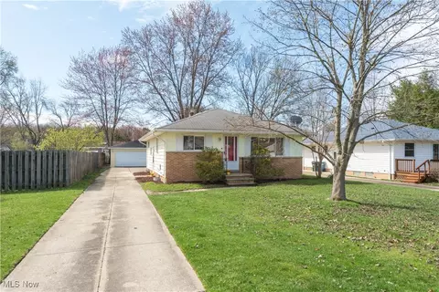 24305 Normandy Dr, Olmsted Falls, OH 44138