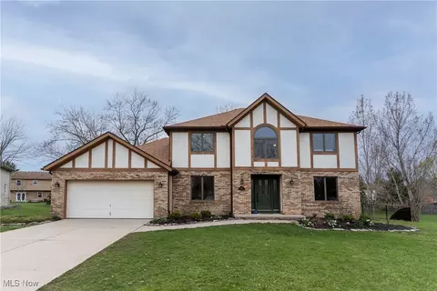 14132 Harbour View Oval, Strongsville, OH 44136