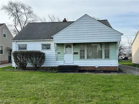 19816 Stockton, Maple Heights, OH 44137