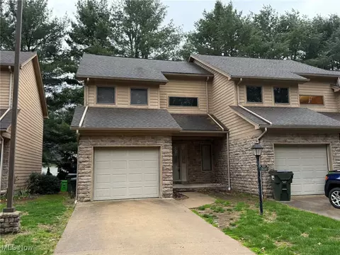 524 Oakdale Dr, Dover, OH 44622