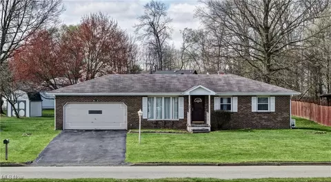 791 Presidential Dr, Youngstown, OH 44512