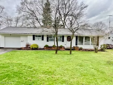 711 Linday Lane Ave SW, North Canton, OH 44720