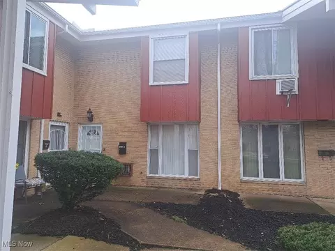 1250 E 276th St, Euclid, OH 44132