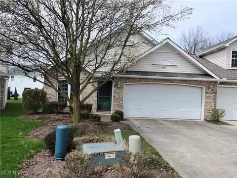 15816 Roxboro Ln, Middleburg Heights, OH 44130