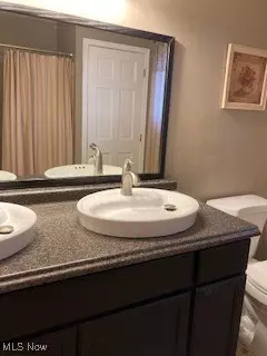 Bath - 10312 Aspen Ct, Elyria, OH 44035 photo 2 of 3