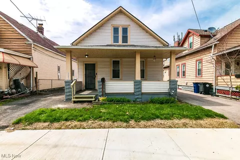 3282 W 61st St, Cleveland, OH 44102