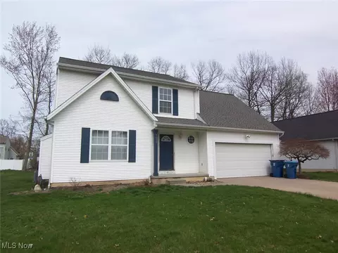 7078 Oak Tree Dr S, Lorain, OH 44053