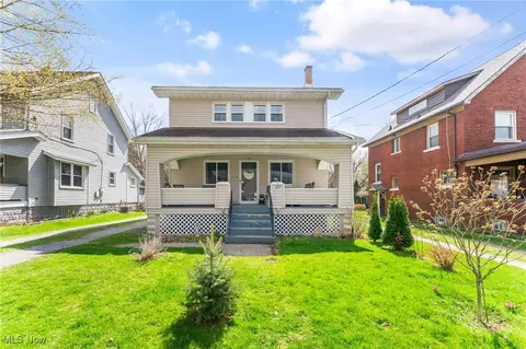 137 E Park Ave, Hubbard, OH 44425