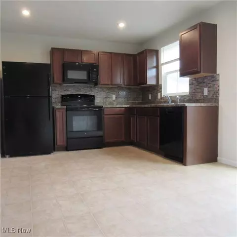 4465 Halle Cir NW, Massillon, OH 44647 photo 9