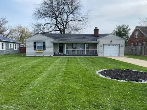 209 Reta Ln, Youngstown, OH 44512