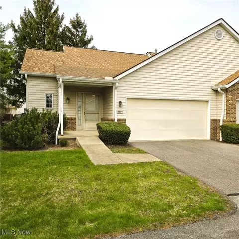5671 Gateway Ln, Brook Park, OH 44142