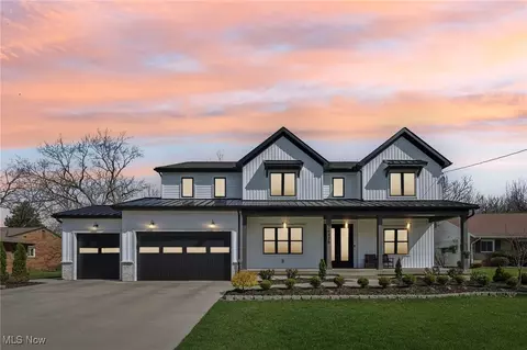 25435 Bryden Rd, Beachwood, OH 44122