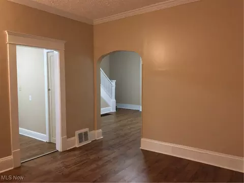 646-650 Pine St, Coshocton, OH 43812 photo 4