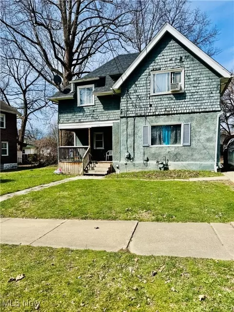 224 Pioneer St, Akron, OH 44305
