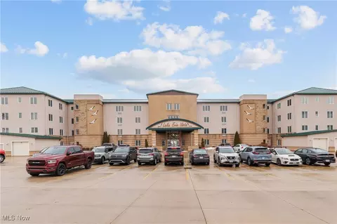 4699 Lake Rd E #101, Geneva, OH 44041
