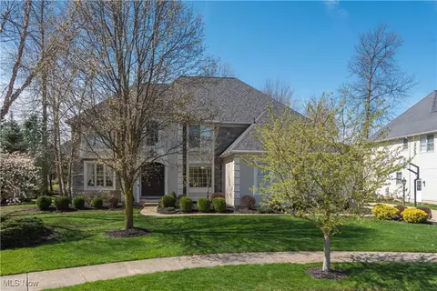 33518 Silver Oak Dr, Avon, OH 44011