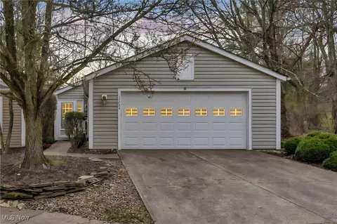 17734 Oxford Oval #7, Strongsville, OH 44136