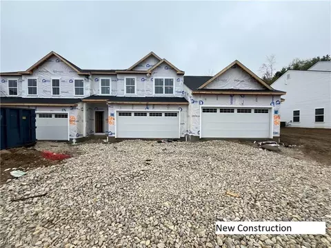 3472 Bushwillow Dr, Uniontown, OH 44685
