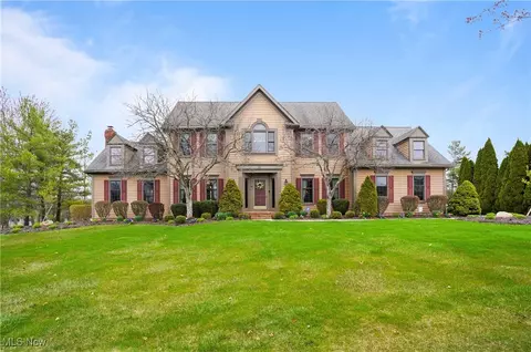 58 Jefferson Dr, Hudson, OH 44236