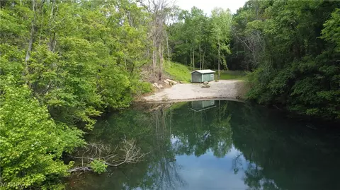 21500 Putney Ridge Rd, Salesville, OH 43778