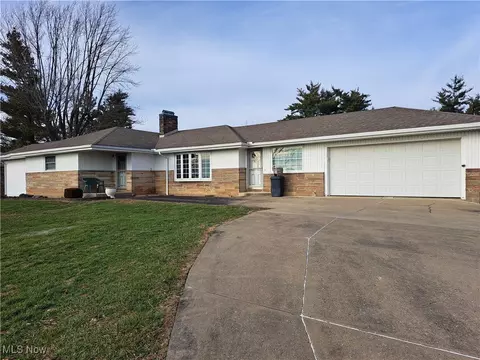 2781 Bloomfield Rd, Cambridge, OH 43725