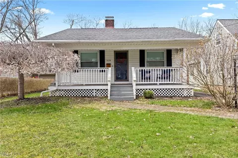 1624 Edgefield Rd, Lyndhurst, OH 44124