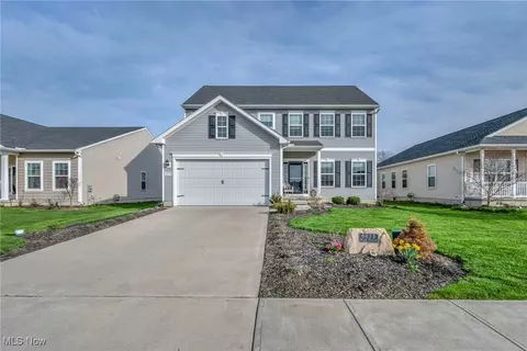 6613 High Perch Dr, North Ridgeville, OH 44039
