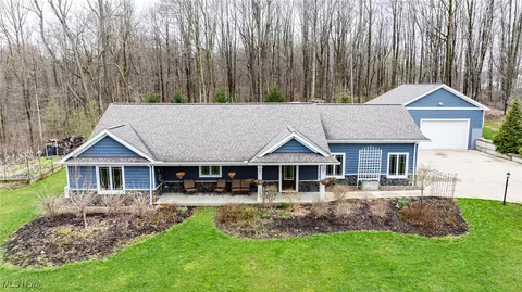 12184 Heath Rd, Chesterland, OH 44026