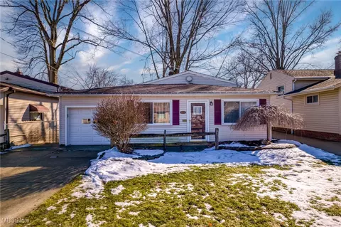 29322 Nehls Park Dr, Wickliffe, OH 44092