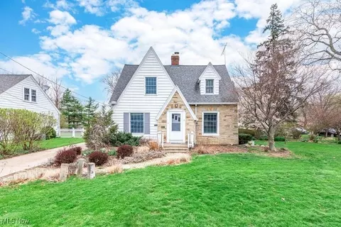 1131 State St, Vermilion, OH 44089