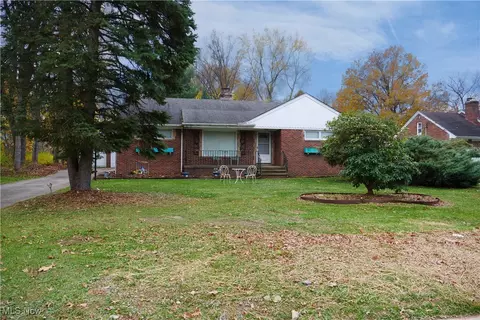 25846 Highland Rd, Richmond Heights, OH 44143