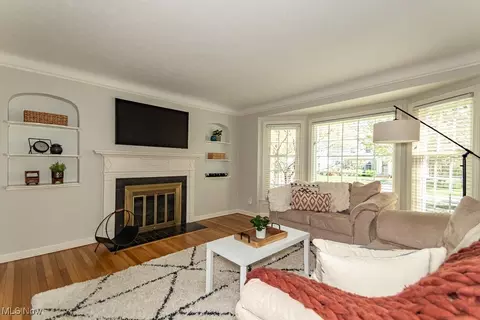 100 E 196th St, Euclid, OH 44119 photo 9