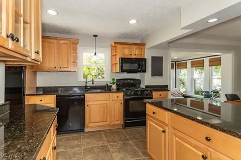100 E 196th St, Euclid, OH 44119 photo 14