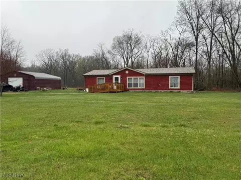 2051 Mahoning Rd, Deerfield, OH 44411